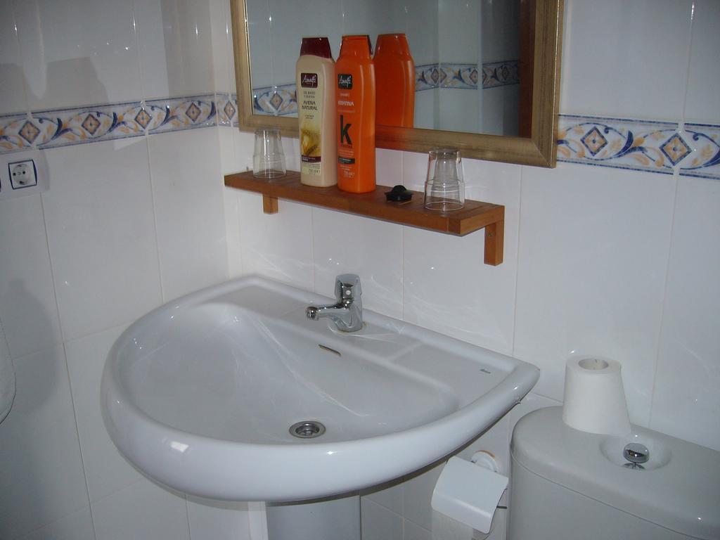 Apartamentos Alamare Севилья Номер фото