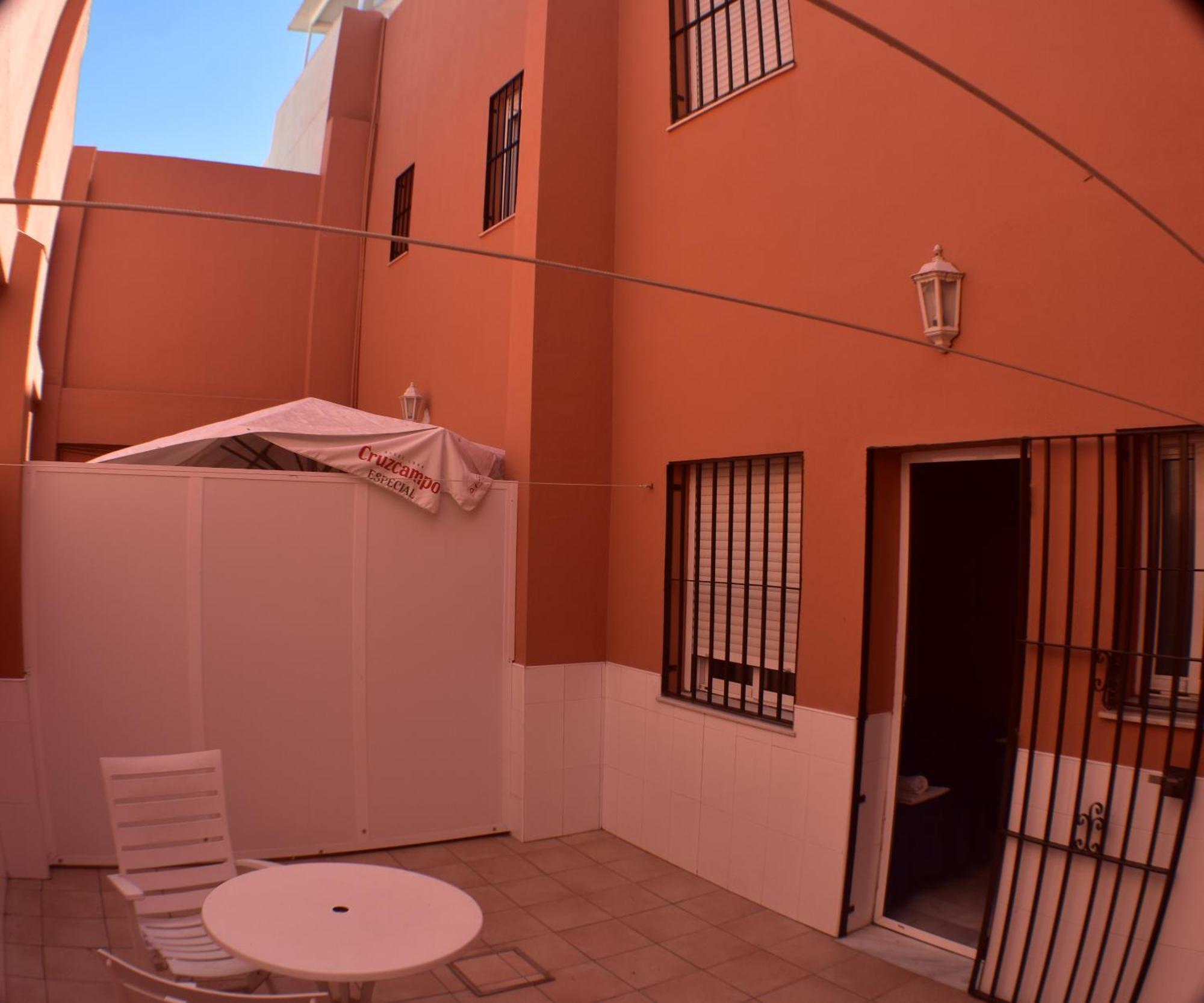 Apartamentos Alamare Севилья Экстерьер фото