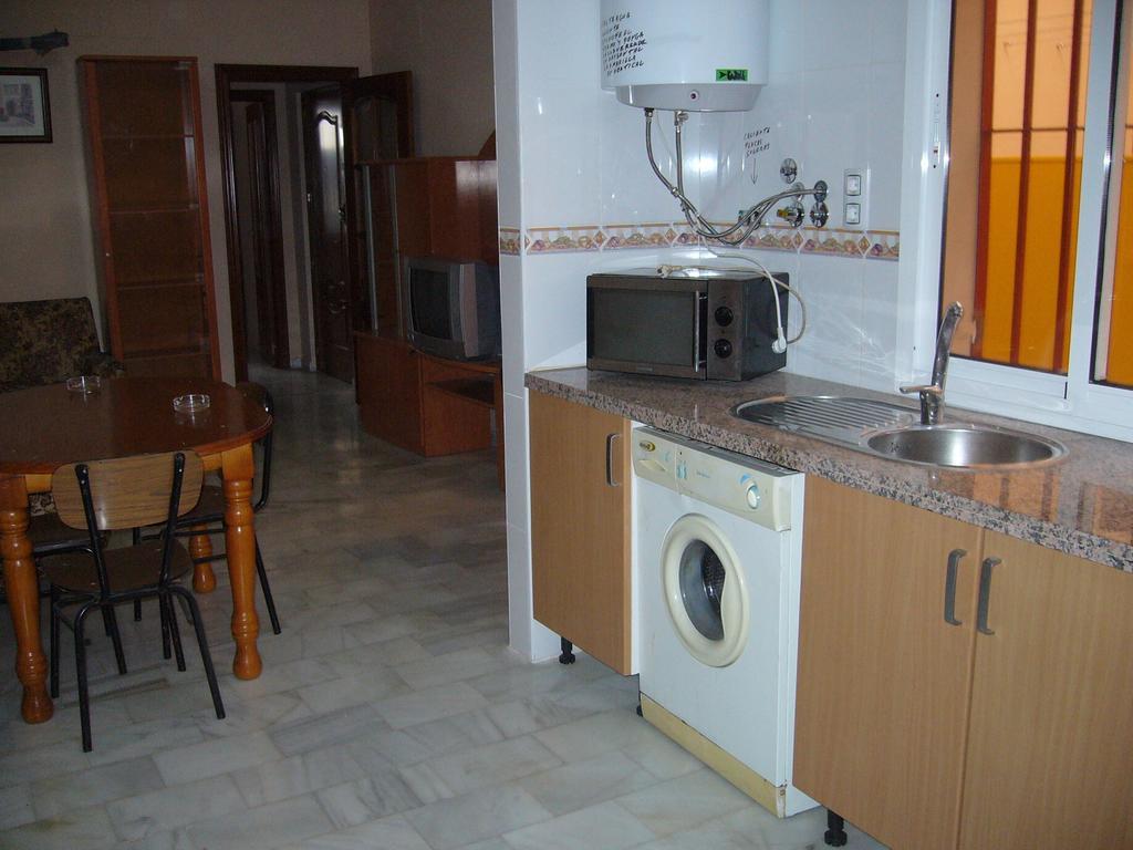 Apartamentos Alamare Севилья Номер фото